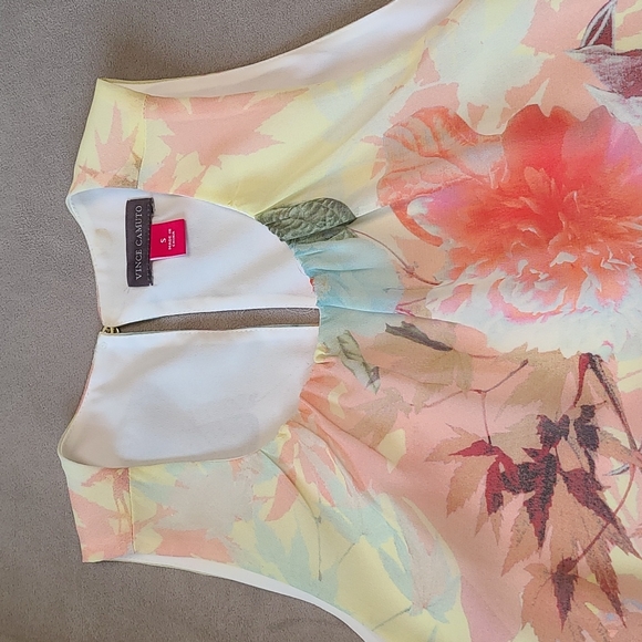 Vince Camuto tank - Picture 3 of 3